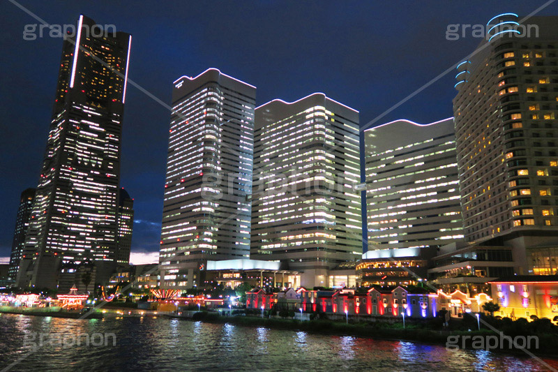 みなとみらい夜景,ランドマークタワー,ランドマーク,タワー,横浜,よこはま,ヨコハマ,神奈川,みなとみらい,21,夜,夜景,曇り,曇り雲,きれい,綺麗,キレイ,ベイサイド