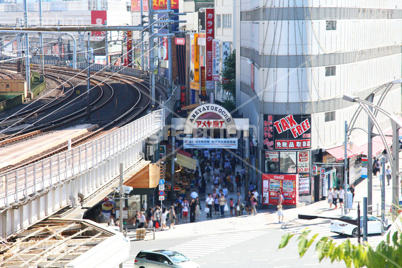 アメ横,アメリカ,横丁,アメ横商店街,アメヤ横丁,アメヤ,上野,うえの,台東区,下町,風情,文化,japan,american,下谷,名所,観光,商店街,安い,問屋,商い,商店,商売,問屋街,駅前,上野駅,線路,shopping,ショッピング,買い物,風情,情緒