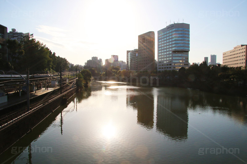 夕焼け市ヶ谷,市ヶ谷堀,市ヶ谷,市ヶ谷水管橋,市ヶ谷橋,駅前,神田川,川,橋,新宿区,千代田区,大学