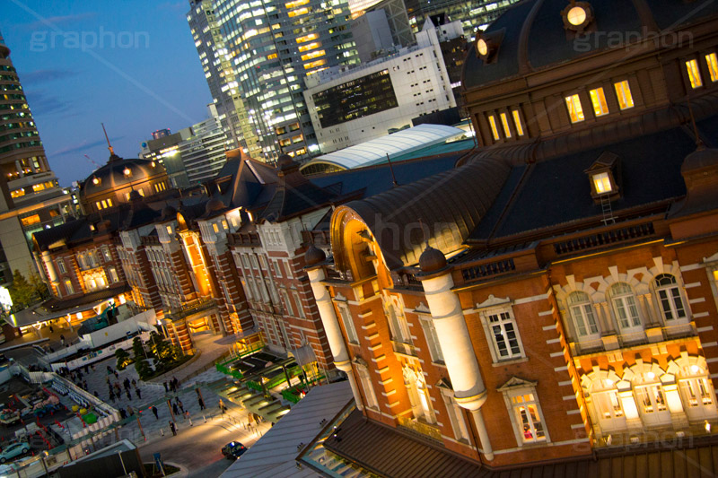 東京駅丸の内駅舎の夜景,東京,東京駅,内駅舎,赤レンガ,丸の内,重要文化財,豪壮華麗,洋式建築,中央駅,国指定重要文化財,Tokyo Station City,夜,ライトアップ,レトロ,レンガ造り,復元,tokyo,夜景,旅行,旅,travel