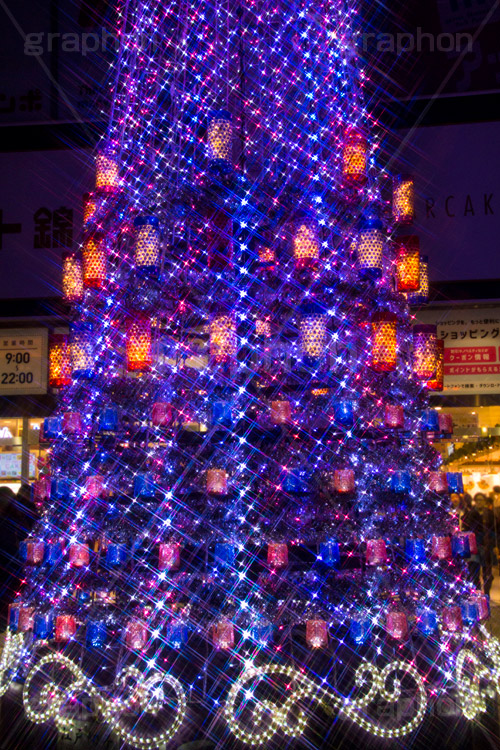 錦糸町のイルミネーション,錦糸町,駅前,墨田区,クリスマスツリー,ツリー,イルミネーション,イルミ,illumination,Christmas,shopping,電飾,電球,発光ダイオード,LED,冬,キラキラ,綺麗,きれい,キレイ,煌,輝,クリスマス,商業施設,施設,ショッピング,買い物,アルカタワーズ,アルカキット,伝統工芸,切子,和風,japan,クロスフィルタ