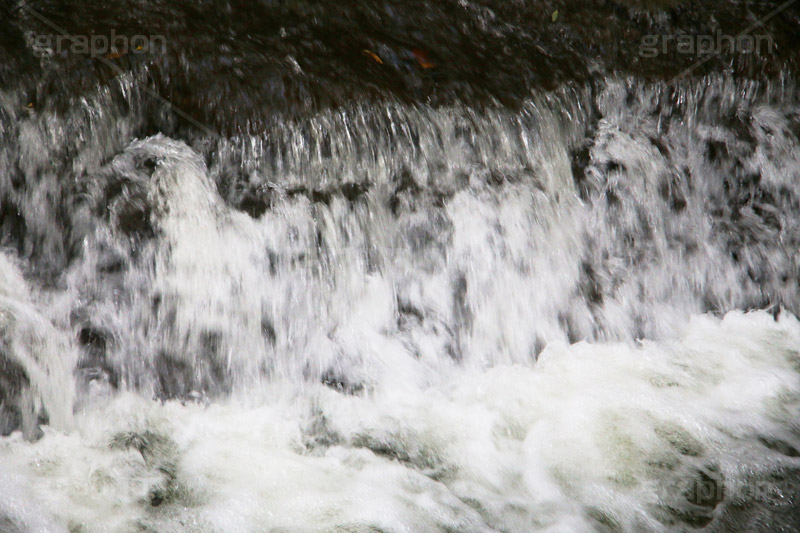 川の流れ,川,川原,河原,流れ,かわ,自然,水面,波紋,水,透,テクスチャ,テクスチャ―,自然,水系,泡,激流,急流,texture,bubble,river