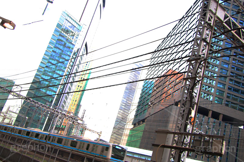 新橋を走る京浜東北線,走る,京浜東北線,京浜東北,新橋駅,電車,鉄道,でんしゃ,電車/鉄道,新橋,港区,通過,旅行,旅,乗り物,travel,JR,train