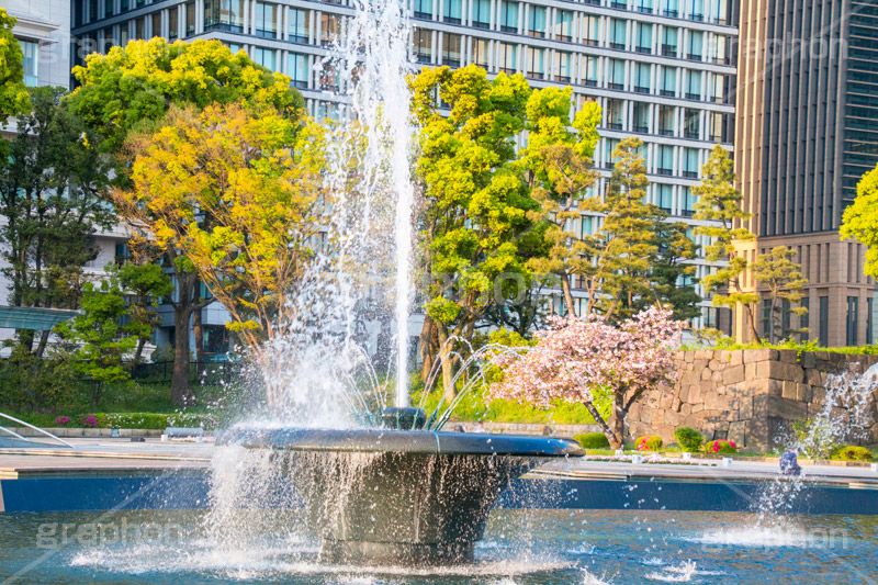 和田倉噴水公園,和田倉噴水公園,大手町,公園,噴水,天皇,ご成婚,記念,大噴水,monument,モニュメント,落水施設