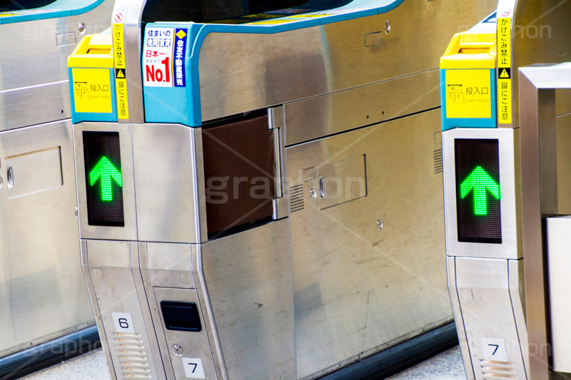 駅の改札,改札機,改札,電車/鉄道,電車,鉄道,駅,ホーム,IC,機械,代行機械,乗車券,乗車,train,PASMO,Suica,電子マネー,旅行,旅,travel