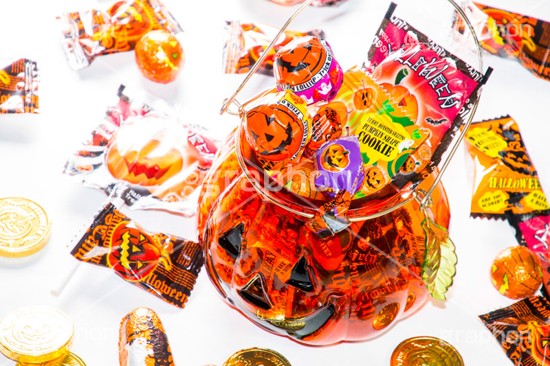 大収穫,ポット,チョコレート,チョコ,キャンディ,飴,クッキー,ハロウィンパーティー,ハロウィン,ハロウィーン,はろうぃん,パーティー,お菓子,菓子,こども,子供,キッズ,イベント,スイーツ,秋,行事,トリート,ジャックオランタン,ジャックオーランタン,パンプキン,コイン,coin,Treat,chocolate,candy,cookie,pumpkin,Halloween,party,kids