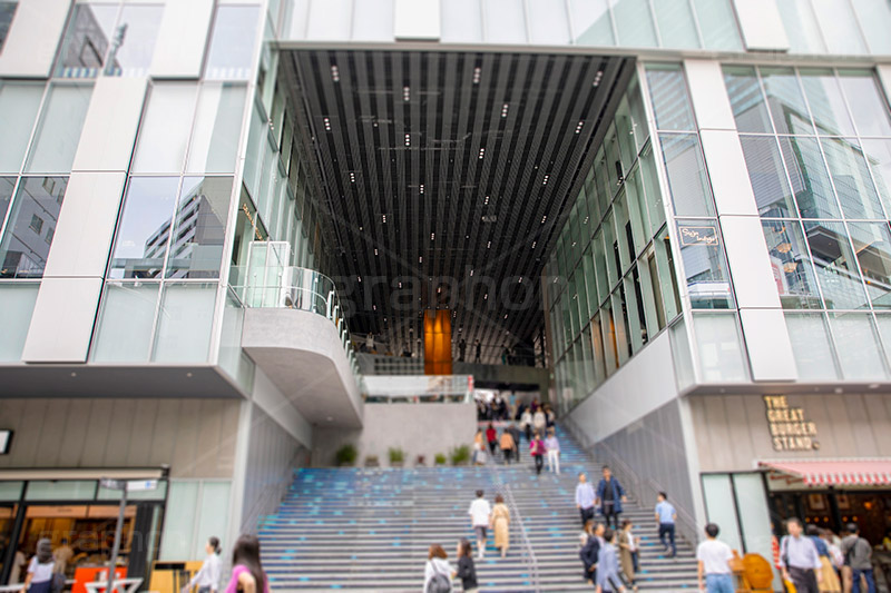 渋谷ストリーム,新名所,都市再生,渋谷,しぶや,シブヤ,オフィスビル,商業施設,高層ビル,shibuya,building,hotel,live,ライブ,ホテル,建設,開発,工事,都市開発,2018,東棟,展望,フルサイズ撮影,階段,大階段