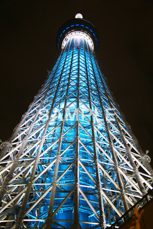 スカイツリー,東京スカイツリー,TOKYO SKYTREE,墨田区,押上,電波塔,634,634メートル,634m,塔,夜,ライトアップ,粋,ブルー,青,真下,見上げ,tower,japan,タワー