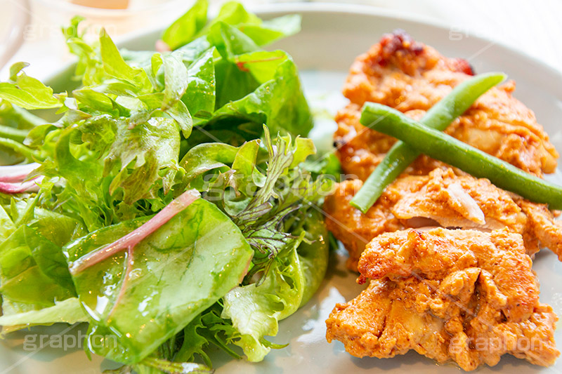 タンドリーチキン,チキン,甘辛,スパイス,スパイシー,サラダ,ジューシー,ランチ,ヨーグルト,鶏肉,salad,chicken,spicy,juicy,lunch