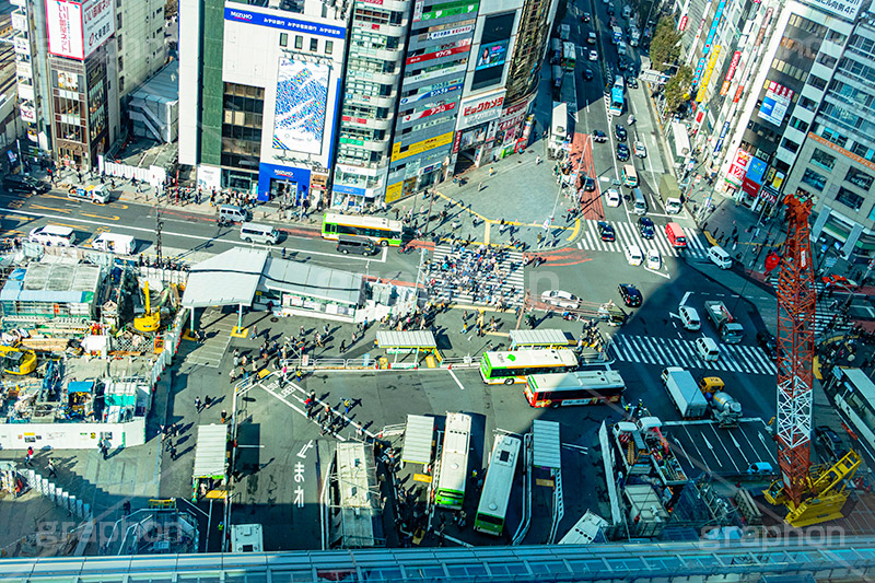 渋谷の街並み,渋谷,しぶや,観光,交差点,渋谷駅,駅前,東口,宮益坂,バス停,ロータリー,工事,開発,クレーン,スクランブルスクエア,shibuya,japan