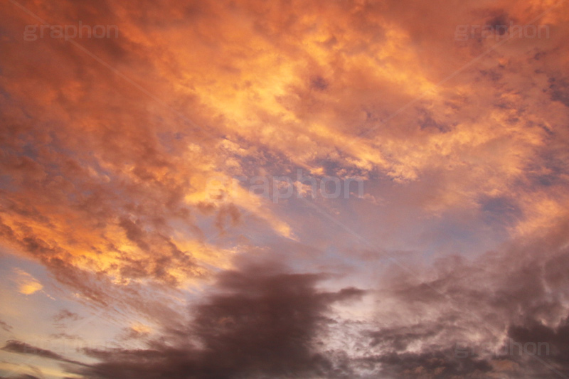 夕焼け,夕日,夕方,夕,日の入り,オレンジ,赤,染,雲,空,日没,現象,きれい,キレイ,綺麗,沈,空/天気,sunset