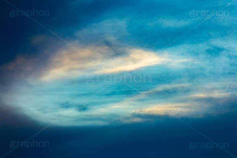 夕焼け,夕日,夕方,夕,日の入り,オレンジ,赤,染,雲,曇り,くもり,空,日没,現象,きれい,キレイ,綺麗,沈,空/天気,sunset,フルサイズ撮影