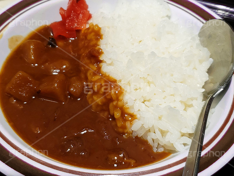 カレーライス,カレー,カリー,辛い,スパイス,夕飯,夕食,ご飯,ライス,和食,日本料理,日本食,福神漬け,スプーン,japan,spoon,curry