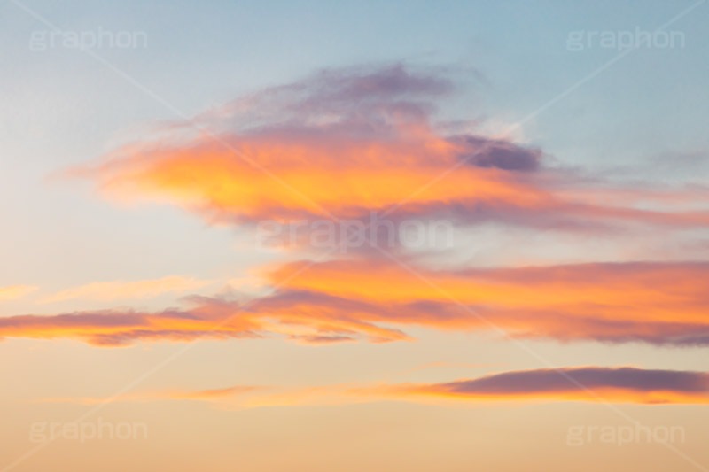 夕焼け,夕日,夕方,夕,日の入り,オレンジ,染,雲,曇り,くもり,空,日没,現象,きれい,キレイ,綺麗,沈,空/天気,sunset,フルサイズ撮影