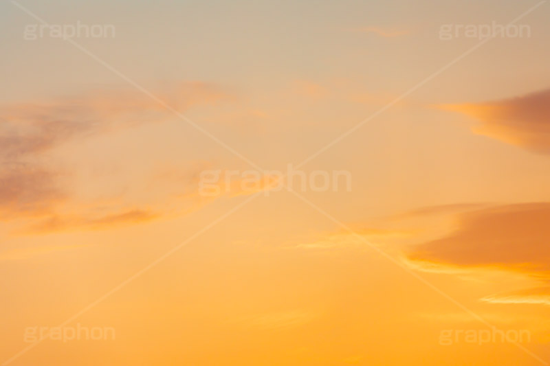 夕焼け,夕日,夕方,夕,日の入り,オレンジ,赤,染,雲,曇り,くもり,空,日没,現象,きれい,キレイ,綺麗,沈,空/天気,sunset,フルサイズ撮影