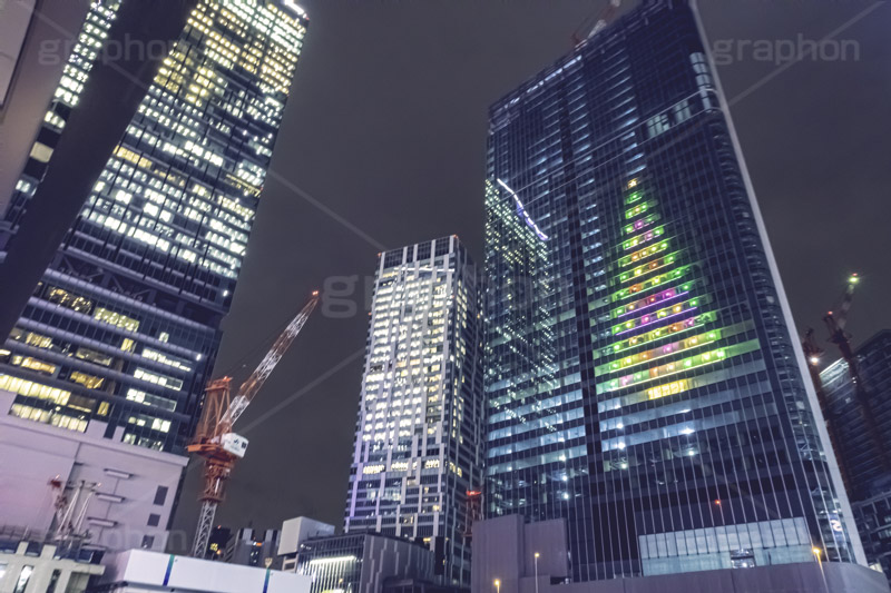 クリスマスの渋谷,渋谷,しぶや,クリスマス,クリスマスツリー,ツリー,ビル,イルミネーション,装飾,渋谷駅,駅前,夜,夜景,夜の街,夜の町,shibuya,japan