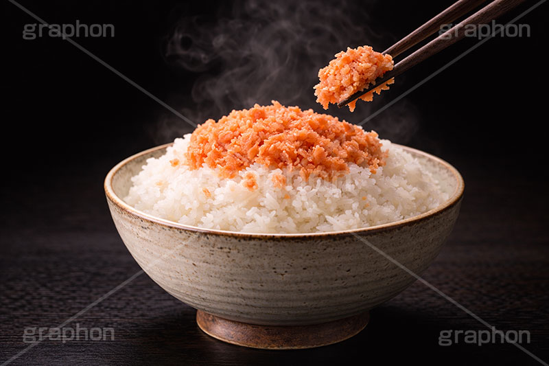 ごはんに鮭フレーク,鮭,シャケ,鮭フレーク,箸,はし,ご飯のお供,あつあつ白飯,炊き立てごはん,炊き立て,炊き,米,白米,ご飯,お米,ごはん,和食,日本食,日本料理,湯気,白飯,茶碗,ちゃわん,湯気,熱々,アツアツ,あつあつ,ホクホク,ほくほく,グルメ,rice,japan,AI生成素材