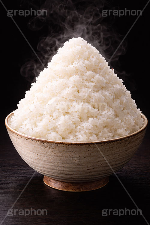 あつあつ白飯,大盛り,大盛,山盛り,昔話盛,炊き立てごはん,炊き立て,炊き,米,白米,ご飯,お米,ごはん,和食,日本食,日本料理,湯気,白飯,茶碗,ちゃわん,湯気,熱々,アツアツ,あつあつ,ホクホク,ほくほく,グルメ,rice,japan,AI生成素材
