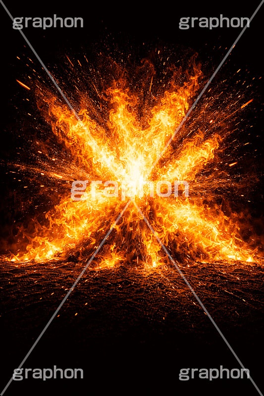 爆発,大爆発,火柱,炎,火,燃える,ガス,テクスチャ,テクスチャー,クール,カッコイイ,かっこいい,破裂,砕,破壊,壊れる,爆風,怒り,ストレス,バトル,battle,cool,texture,gas,stress,fire,explosion,flame,AI生成素材