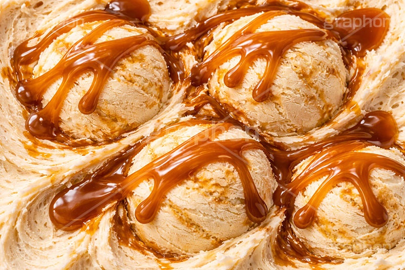 キャラメルソース,キャラメル,バニラアイス,アイスクリーム,バニラ,ソフトクリーム,アイス,クリーム,フレーバー,清凉,夏,涼,冷,スイーツ,デザート,おやつ,菓子,お菓子,冷菓子,甘い,カロリー,テクスチャー,テクスチャ,垂れ,texture,sweet,summer,icecream,ice,caramel,vanilla,AI生成素材