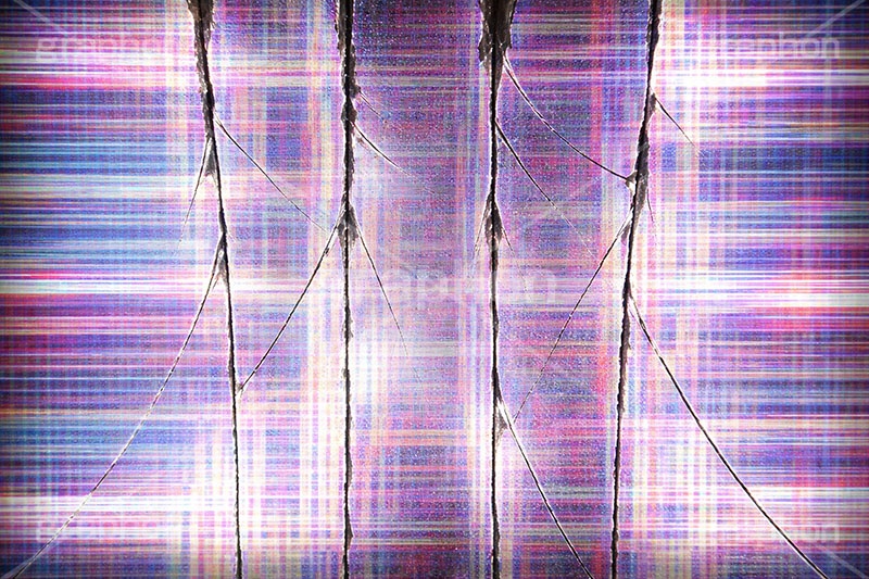 画面割れ,割れ,壊れる,ヒビ,亀裂,破損,故障,砂嵐,ノイズ,不具合,エラー,バグ,荒れ,砂嵐,モニタ,モニター,パソコン,液晶,画面,TV,テレビ,放送,メンテナンス,アナログ,デジタル,信号,記録,放送事故,夜中,テスト,送信,映像,動画,実況,配信,編集,ホラー,恐怖,怖い,horror,television,test,color,analog,digital,AI生成素材