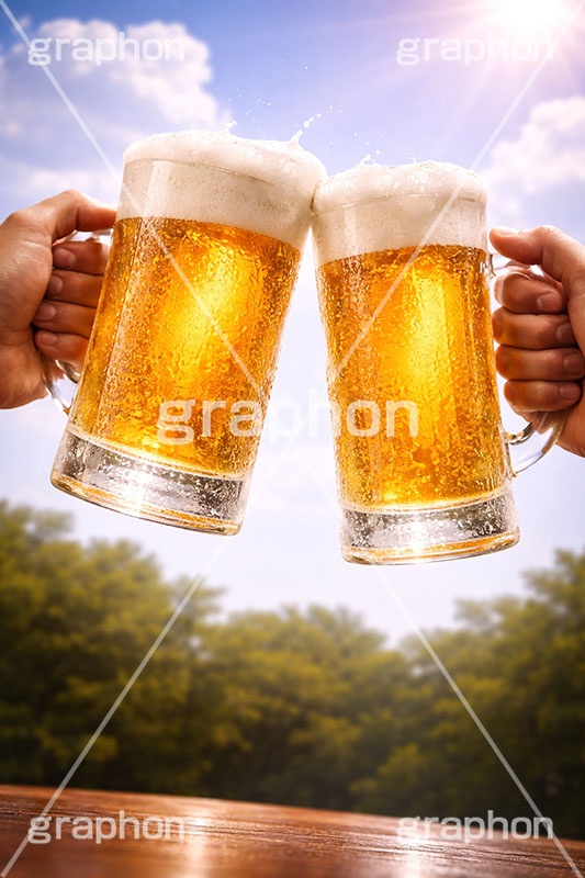 ビールで乾杯,生ビール,ジョッキ,夏,青空,入道雲,逆光,日差し,ビール,ビア,ビールジョッキ,生中,大麦,麦芽,泡,飲み,家呑み,呑み,一杯,注がれた,冷え,飲む,飲み物,飲料,飲み会,ドリンク,お酒,酒,アルコール,冷,グルメ,カンパイ,乾杯,垂れ,あふれる泡,beer,summer,AI生成素材