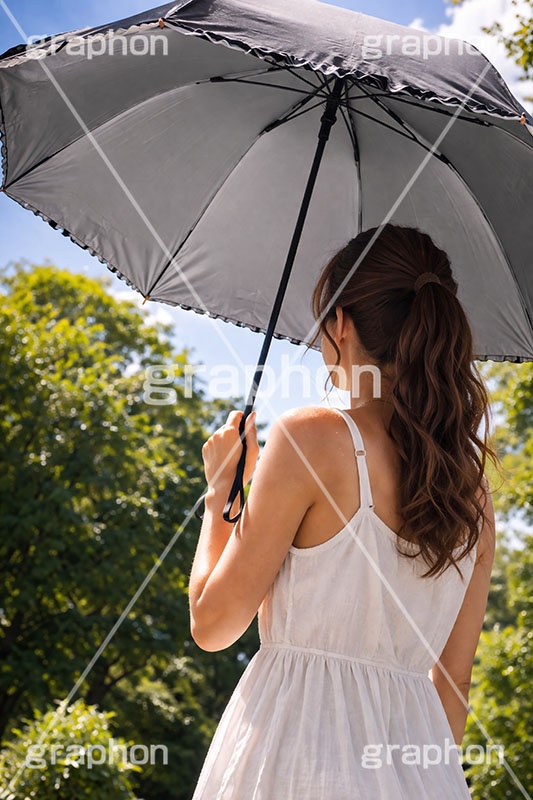 紫外線,日傘,猛暑,日焼け,傘,日焼け止め,日焼け対策,日差し,UV,日光,太陽,対策,人物,女性,モデル,夏,暑い,残暑,サマー,summer,umbrella,AI生成素材