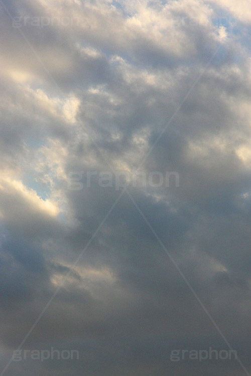 空,曇り,くもり,くもり空,雲,怪しい,天気,天気悪い,雲行き,グレー,灰色,雨降りそう,そら,空/天気,梅雨,空/雲,sky