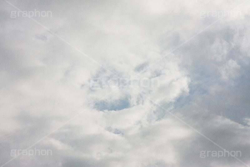 空,曇り,くもり,くもり空,雲,怪しい,天気,天気悪い,雲行き,グレー,灰色,雨降りそう,そら,空/天気,梅雨,空/雲,sky