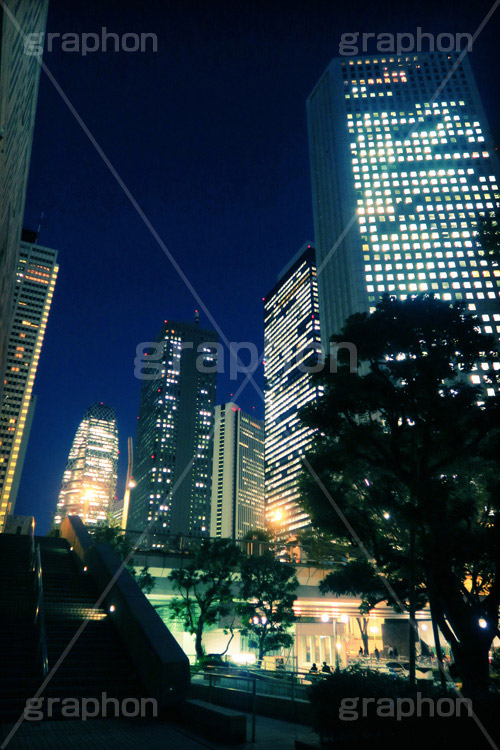 新宿夜景,トイカメラ撮影,トイカメラ,ヴィンテージ,ビンテージ,レトロ,お洒落,おしゃれ,オシャレ,味わい,トンネル効果,shinjuku