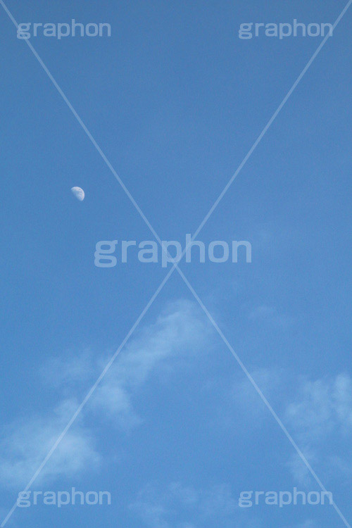 青空と月,月,青空,空,晴,雲,お天気,空/天気,空/雲