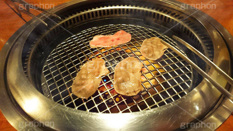 焼肉,焼き肉,やきにく,炭火,焼き,にく,肉,網,食べ放題,肉食,スマホ撮影