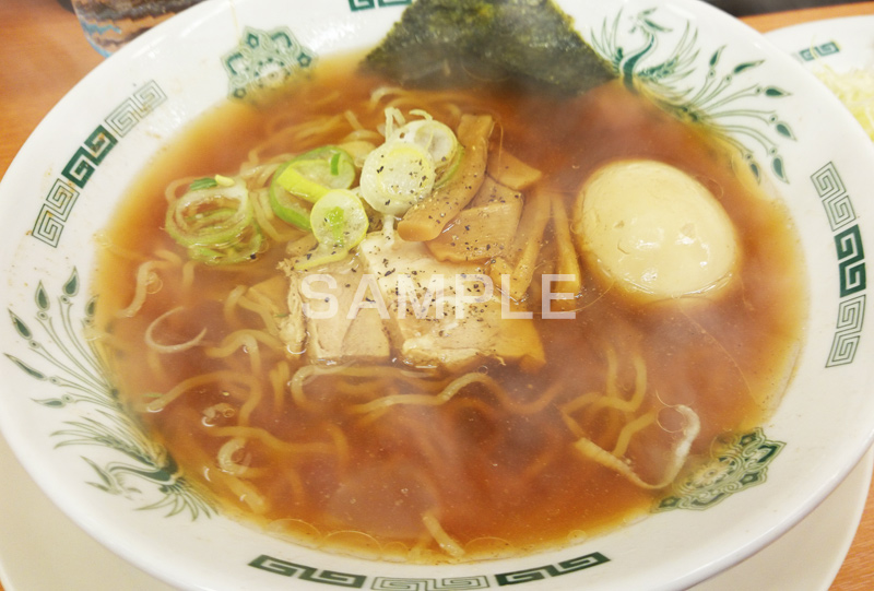 ラーメン,らーめん,麺,麺類,中華麺,麺料理,国民食,日本拉麺,しょうゆ,醤油,中華そば,中華,湯気,Ramen,Chinese noodles,スマホ撮影