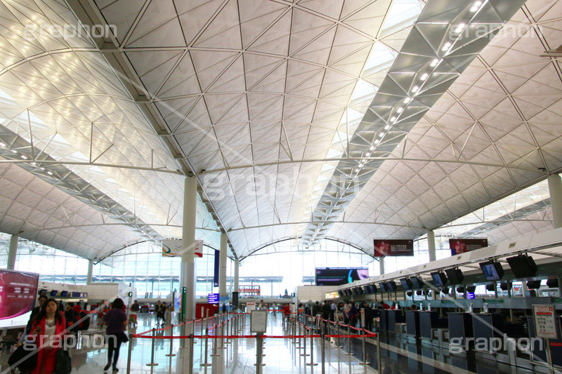 香港国際空港,香港,HongKong,ホンコン,空港,航空,航空路,飛行機,旅客機,到着,出発,発着,エアライン,航空会社,ターミナル,国内線,国際線,路線,ハブ,景気,アジア,亜細亜,ビルディング,建物,建造,ビジネス,事業,企業,業務,チェックイン,チェック,チェックする,カウンタ,カウンター,旅行,旅,travel