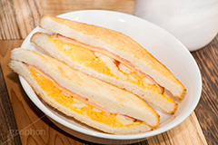 ホットサンド,サンド,サンドイッチ,サンドウィッチ,モーニング,ホット,hot,sandwich,set,morning,cheese,朝食,ハム,チーズ,ブレックファースト,breakfast,tea,パン,食パン,紅茶,ティー,湯気,カップ