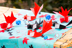 折り紙で金魚,金魚,出目金,折り紙,おりがみ,紙,ペーパークラフト,papercraft,kids,japan,fish,こども,子供,魚,祭り,夏,季語,風物詩,夏休み,工作,手作り,金魚すくい,ビー玉,サマー,summer,清涼