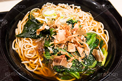 ほうれん草の蕎麦,ソバ,蕎麦,そば,だし,出汁,ダシ,蕎麦粉,日本料理,日本食,和食,つゆ,蕎麦汁,茹,ほうれん草,ホウレンソウ,ヘルシー,japan,ファーストフード,ファストフード