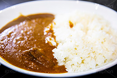 カレーライス,カレー,カリー,curry,辛い,スパイス,夕飯,夕食,家庭の味,ご飯,ライス,和食,日本料理,日本食,にんじん,ニンジン,じゃがいも,ジャガイモ,japan,フルサイズ撮影