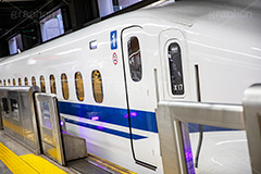 新幹線,しんかんせん,N700,700系,N700系,ひかり,東海道,駅のホーム,ホームドア,ドア,安全,電車,鉄道,でんしゃ,電車/鉄道,車両,旅行,旅,乗り物,travel,train,JR,フルサイズ撮影