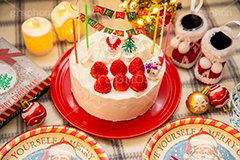 クリスマスケーキ,ケーキ,クリスマスパーティー,クリスマス,パーティー,生クリーム,クリーム,冬,オーナメント,サンタ,サンタクロース,いちご,イチゴ,苺,靴下,CHRISTMAS,party,winter,cake,cream,Santa,strawberry,フルサイズ撮影