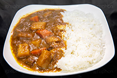 カレーライス,カレー,カリー,辛い,スパイス,夕飯,夕食,家庭の味,ご飯,ライス,和食,日本料理,日本食,にんじん,ニンジン,じゃがいも,ジャガイモ,curry,japan,フルサイズ撮影