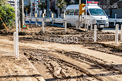 台風の傷跡,洪水,浸水,泥,泥水,汚,下水,被災,氾濫,堤防,水害,パトカー,ハザードマップ,除去,復旧,復興,床上,床下,台風,大雨,嵐,豪雨,天災,災害,避難,非常,傷,被害,事件,事故,道路,神奈川,緊急車両,typhoon,disaster,japan,2019