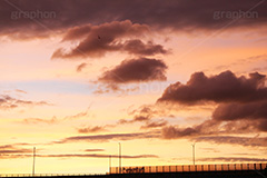 夕焼け,夕日,夕方,夕,日の入り,オレンジ,赤,染,雲,空,日没,現象,きれい,キレイ,綺麗,沈,空/天気,sunset