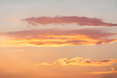 夕焼け,夕日,夕方,夕,日の入り,オレンジ,赤,染,雲,曇り,くもり,空,日没,現象,きれい,キレイ,綺麗,沈,空/天気,sunset,フルサイズ撮影