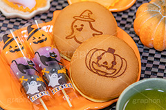 ハロウィン和菓子,ハロウィン,はろうぃん,ハロウィーン,和菓子,団子,だんご,串,みたらし団子,餡子,あんこ,どら焼き,どらやき,お茶,緑茶,スイーツ,ハロウィンスイーツ,ハロウィンパーティー,パーティー,コーディネート,イベント,パンプキン,秋,おやつ,デザート,ジャックオランタン,ジャックオーランタン,黒猫,ゴースト,お化け,オバケ,おばけ,お菓子,菓子,トリート,こども,子供,キッズ,行事,かわいい,可愛い,カワイイ,ポップ,POP,Halloween,sweet,dessert,pumpkin,kids,ghost,フルサイズ撮影