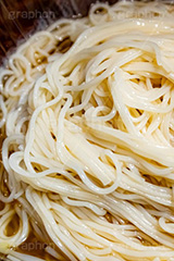 コンビニのそうめん,そうめん,素麺,だし,出汁,ダシ,日本料理,日本食,和食,つゆ,茹,冷やし,夏,麺料理,麺類,コンビニ,冷麦,ひやむぎ,サマー,summer,japan