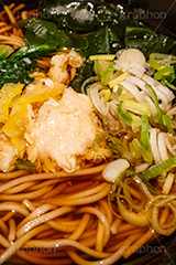 ササミ＆ほうれん草＆柚子の蕎麦,ゆず,柚子,ソバ,蕎麦,そば,だし,出汁,ダシ,蕎麦粉,日本料理,日本食,和食,つゆ,蕎麦汁,茹,ささみ,ササミ,ほうれん草,ホウレンソウ,ねぎ,ネギ,ヘルシー,ファーストフード,ファストフード,japan