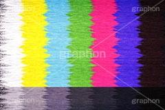カラーバー,ノイズ,不具合,故障,エラー,バグ,荒れ,砂嵐,カラー,バー,液晶,画面,TV,テレビ,放送,メンテナンス,アナログ,デジタル,信号,記録,放送事故,夜中,テスト,送信,映像,動画,実況,配信,編集,色,television,test,color,analog,digital,noise,AI生成素材