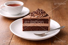 チョコレートのショートケーキ,ケーキ,チョコ,チョコレート,ショートケーキ,クリーム,スイート,デザート,スイーツ,フォーク,甘い,洋菓子,菓子,お菓子,ティーカップ,紅茶,sweet,cream,chocolate,cake,dessert,fork,AI生成素材