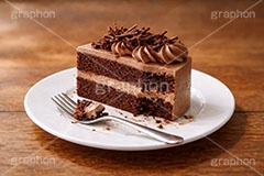 食べかけのチョコレートケーキ,食べかけのケーキ,食べかけ,途中,チョコレートのショートケーキ,ケーキ,チョコ,チョコレート,ショートケーキ,クリーム,スイート,デザート,スイーツ,フォーク,甘い,洋菓子,菓子,お菓子,ティーカップ,紅茶,sweet,cream,chocolate,cake,dessert,fork,AI生成素材